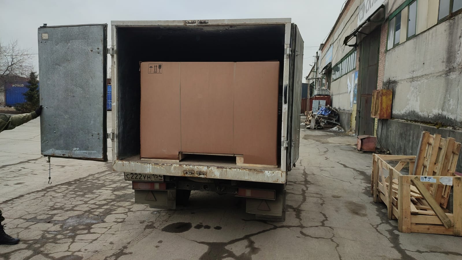 Отгрузка компрессора Remeza СБ4/Ф-270.LB75 в г. Новосибирск